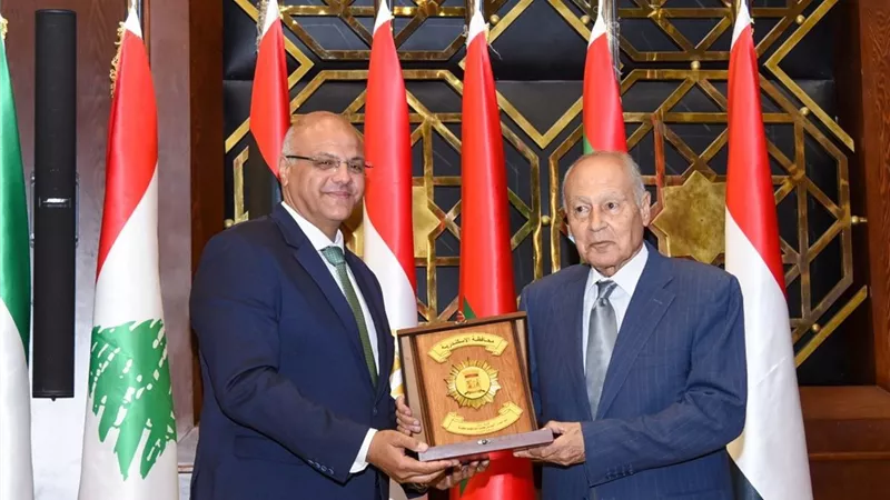 تكريم الدكتور أحمد أبو الغيط وتخريج الدفعة 105 بكلية النقل البحري بالأكاديمية العربية