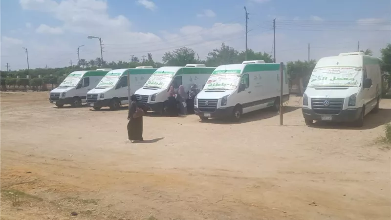 الكشف على 1024 مواطن خلال قافلة طبية بقرية كسفريت بفايد في الإسماعيلية 