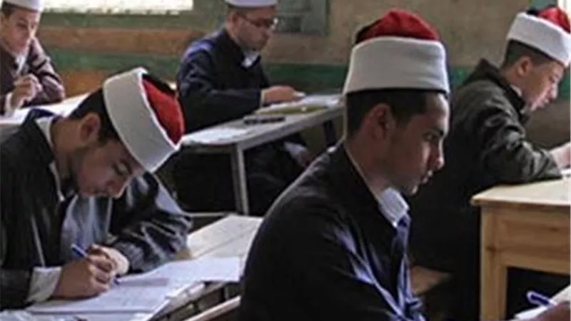 حالة من الجدل عقب امتحان التاريخ بالأزهر.. وآراء متباينة بين الطلاب