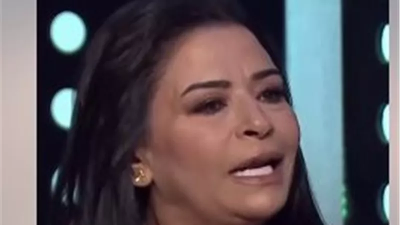 صفوة: بقبل أدوار مش راضية عنها عشان الفلوس.. و اتجوزت بدري عشان ادخل عالم الفن 