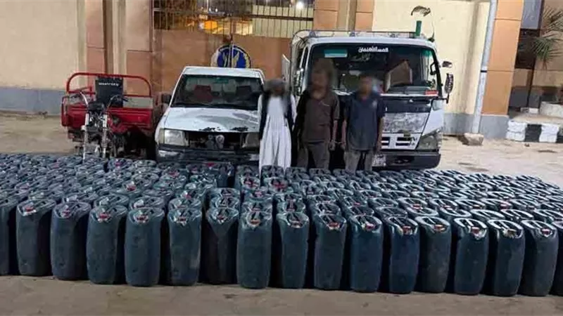 ضبط 12 ألف لتر مواد بترولية بحوزة 5 متهمين في الأقصر وأسوان