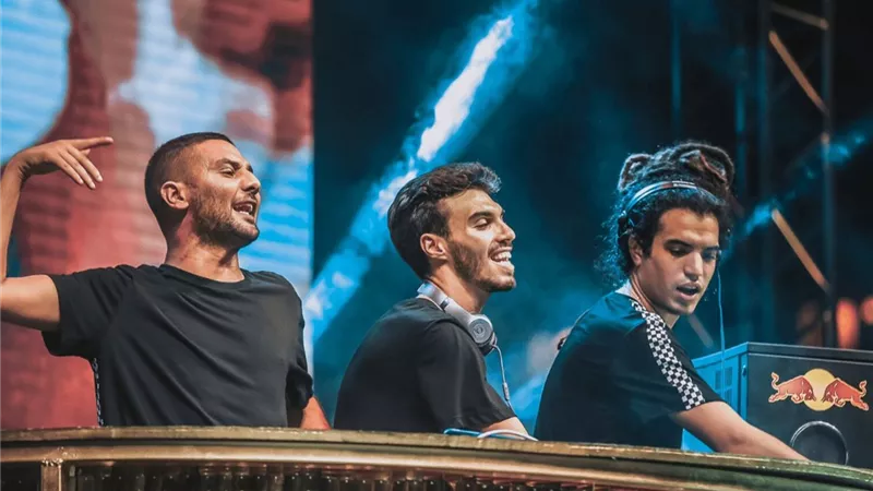 ديسكو مصر تشارك جمهور Egyptian Fan Zone فعاليات مباراة مصر ونيوزيلندا