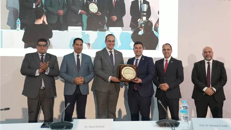 الرعاية الصحية بالإسماعيلية تحصد تكريمات التميز التشغيلي بمؤتمر Africa Health ExCon 2026