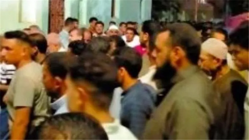 تشييع جثمان أحد ضحايا حادث شاطئ إدكو بقرية سمخراط