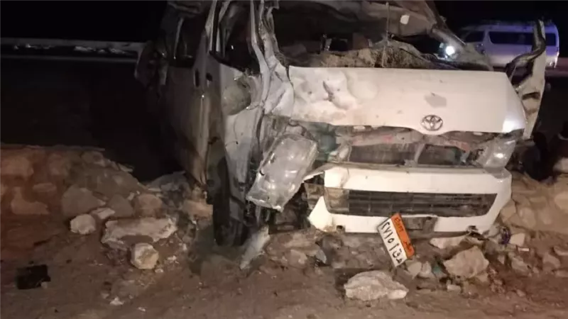 مصرع شخص وإصابة 7 آخرين إثر انقلاب سيارة ميكروباص في قنا