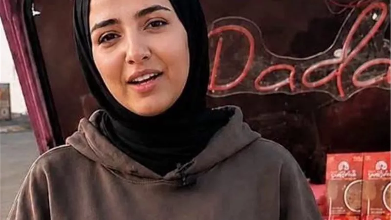 لو متّ كان عيالي اتشردوا.. كلمات مؤثرة للناجية من حادث بائعة الشاي تهز الرأي العام
