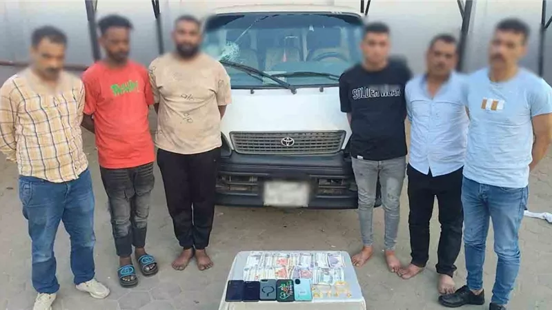 ضبط تشكيل عصابي انتحل صفة رجال شرطة للاستيلاء على أموال صاحب محل بالقاهرة