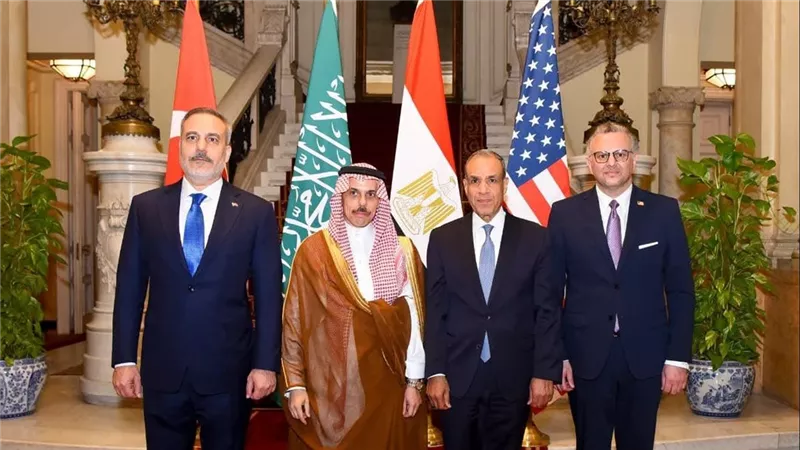 تفاصيل اجتماع وزير الخارجية مع نظيريه السعودي والتركي وكبير مستشاري ترامب