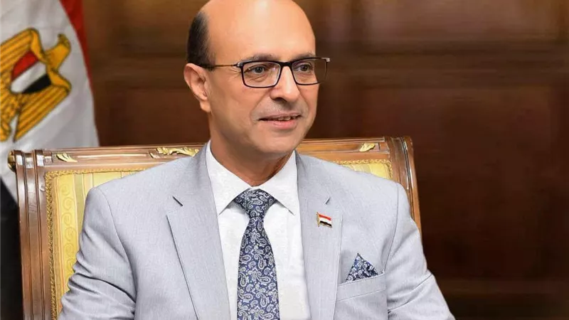 تدخل جراحي دقيق ينقذ حياة طفلة أصيبت برصاصة في شريان المخ بأسيوط