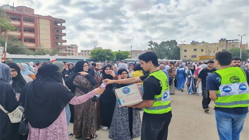 مستقبل وطن بالشرقية يطلق مبادرة لتوزيع المياه المبردة على طلاب الثانوية العامة 
