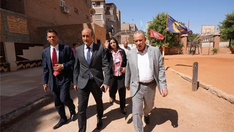 محافظ أسيوط خلال متابعة لجان الثانوية العامة: توفير الأجواء المناسبة للطلاب