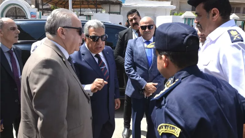 انتهاء بسلام.. محافظ الدقهلية ومدير الأمن يتفقدان لجان الثانوية العامة ببلقاس