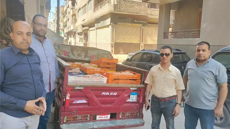 ضبط أكثر من نصف طن دواجن غير صالحة للاستهلاك الآدمي بمطعم شهير في الفيوم