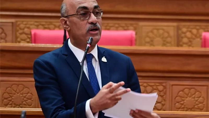 «جيب المواطن فاضي».. إيهاب منصور يطالب بتوفير أجهزة العلاج على نفقة الدولة ووقف الأعباء الجديدة