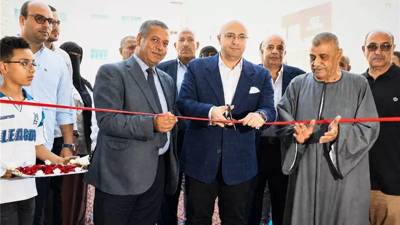 محافظ الفيوم يفتتح معرض بيع السلع الغذائية بأسعار مخفضة بالتعاون مع الغرفة التجارية