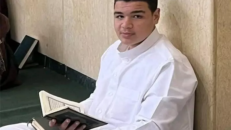 «الأسدية» بالشرقية تتشح بالسواد حزنًا على وفاة الطالب عمرو عاشور فوزي