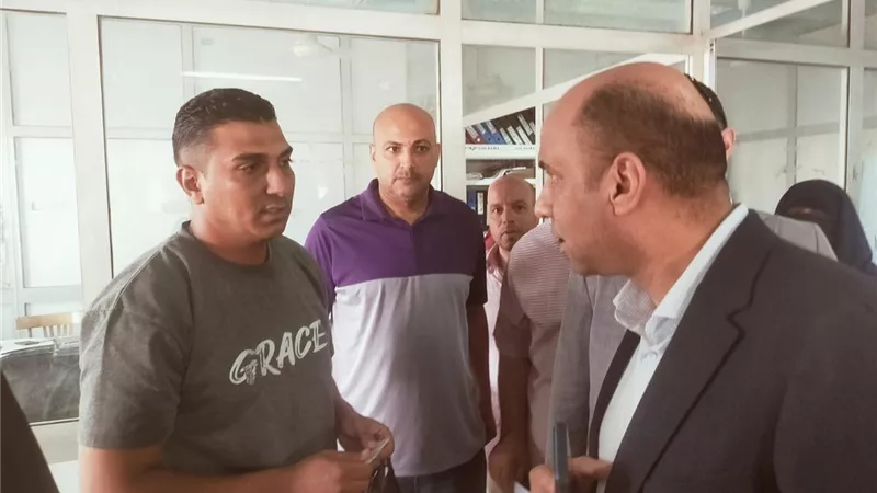 وزير العمل يفاجئ منطقة العاشر من رمضان ويشدد: لا وساطة في الخدمات الحكومية