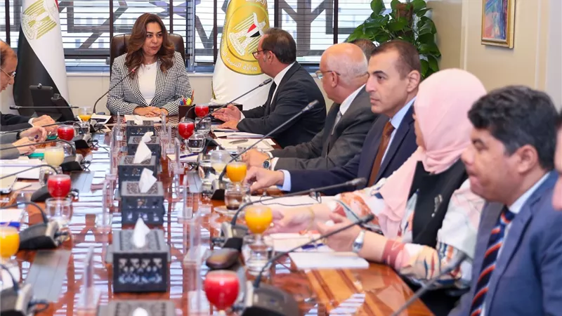 منال عوض تقود قرارات جديدة لدعم الاقتصاد الأخضر والتنمية