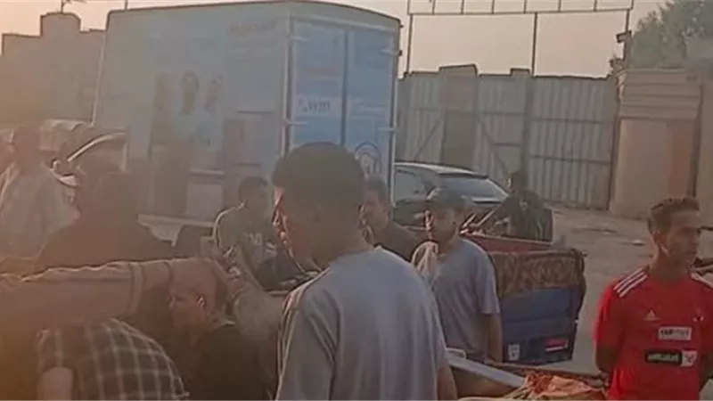 إصابة سيدة مسنة تقود عربة كارو لبيع الخضار صدمتها سيارة في الطالبية