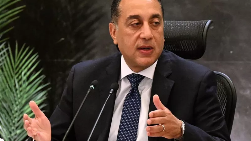 مدبولي يشرح تفاصيل إدارة أزمة سفينتي دمياط: التحرك الفوري حال دون وقوع كارثة