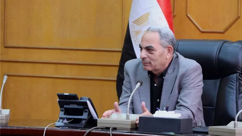 محافظ الإسماعيلية يعتمد نتيجة الشهادة الإعدادية للعام الدراسي ٢٠٢٥/ ٢٠٢٦ 
