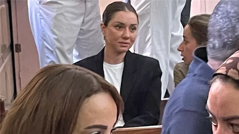 كانوا بيكسروا الباب.. حارس العقار يروي تفاصيل مثيرة أمام المحكمة بقضية جيهان الشماشرجي