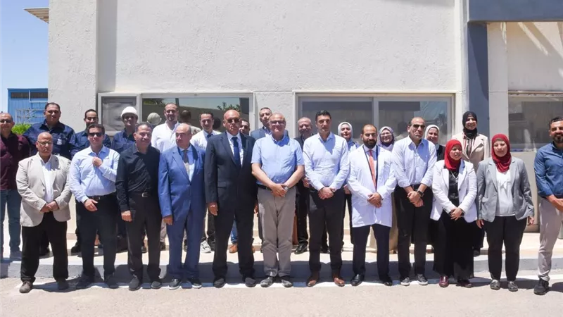 وزير الصناعة ومحافظ الإسكندرية يتفقدان مجمعي مرغم للصناعات البلاستيكية بالعامرية 