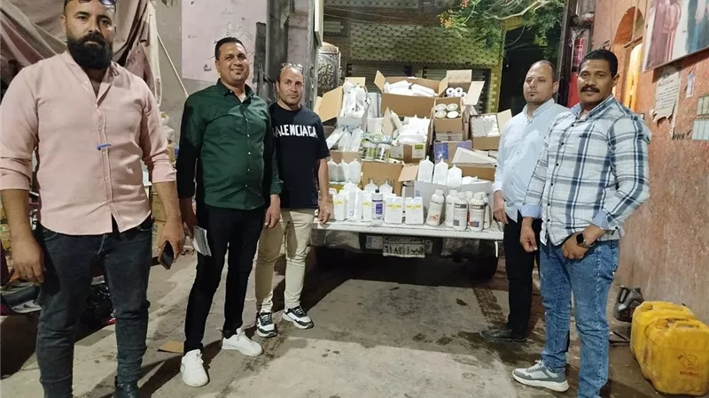 ضبط أدوية بيطرية منتهية وسلع فاسدة في حملات مكبرة بالفيوم