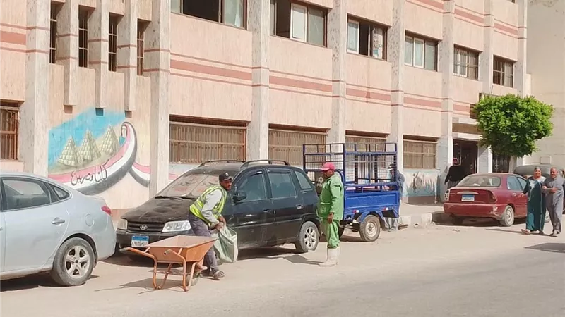 حملات نظافة ورفع إشغالات مكثفة بمحيط لجان الثانوية العامة بالمنيا
