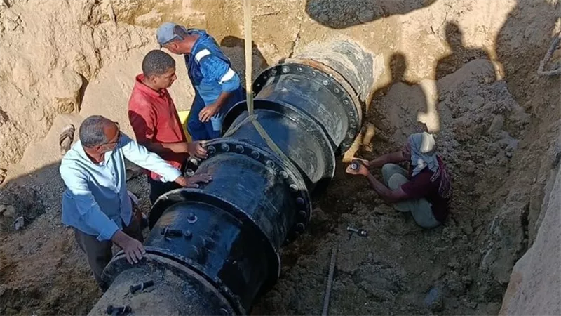 بالصور.. الانتهاء من إصلاح خط الطرد الرئيسي بمحطة أبو عارف الجديدة
