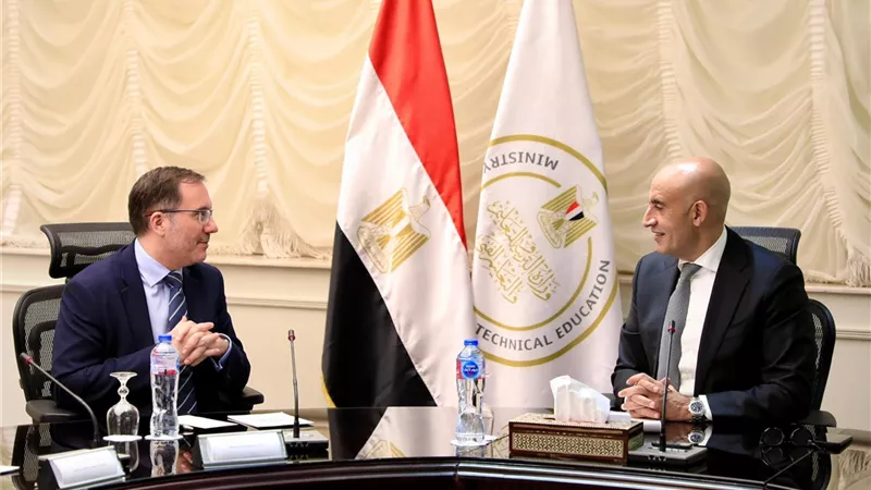وزير التعليم يبحث مع سفير المملكة المتحدة بالقاهرة تعزيز التعاون لتطوير جودة التعليم