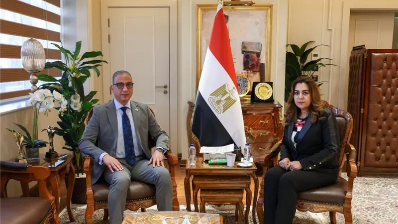 منال عوض ومحافظ الجيزة يبحثان خريطة التنمية المستقبلية وتعزيز فرص الاستثمار بالمحافظة