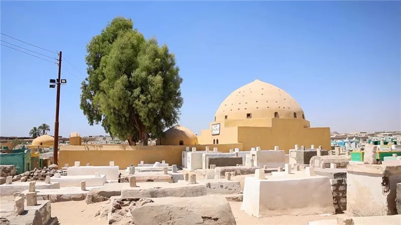 «البهنسا».. البقيع الثاني في قلب المنيا وكنز مصر الأثري والديني