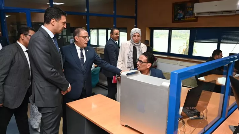 وزير الصناعة يزور المطابع الأميرية ويشدد على رفع كفاءة الإنتاج وجودة المخرجات