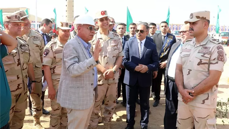 محافظ الشرقية يشهد اصطفاف المعدات المشاركة بالتدريب العملي لمجابهة الأزمات والكوارث