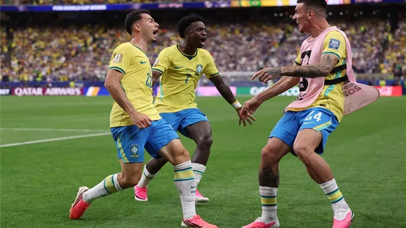 البرازيل تحبط مفاجآت اليابان وتتأهل لثمن نهائي كأس العالم 