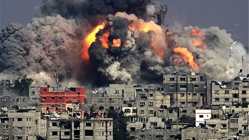 غزة تحت النار.. شهيد فلسطيني وضغوط أمريكية لتسريع ترتيبات ما بعد الحرب