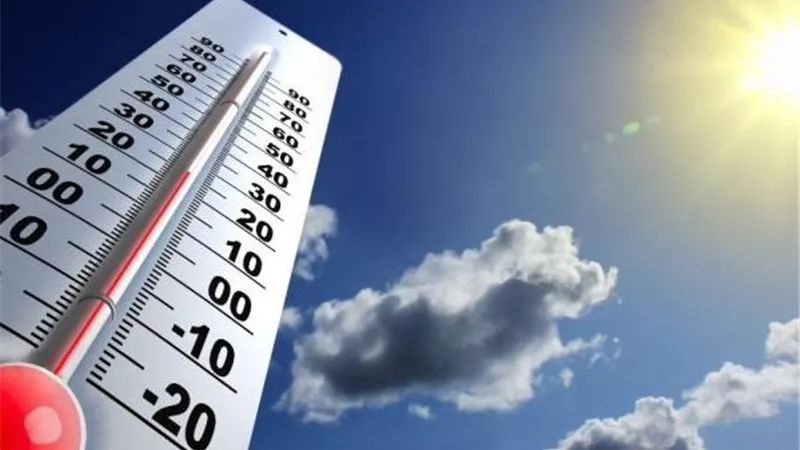 الأرصاد عن حال الطقس ليوم الاربعاء: شديد الحرارة والعظمي بالقاهرة 37 درجة 