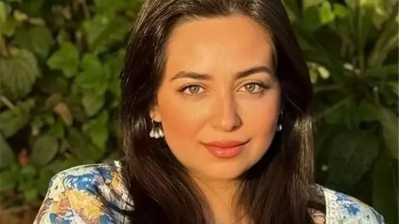 صابرين توجه رسالة دعم مؤثرة لهبة مجدي بعد أنباء أزمتها الصحية