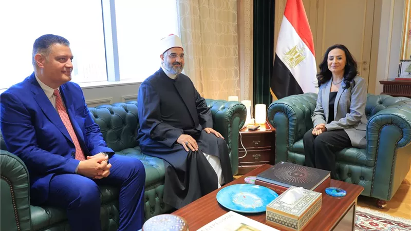وزيرة التضامن تبحث مع رئيس اللجنة الدينية دعم استقرار الأسرة المصرية