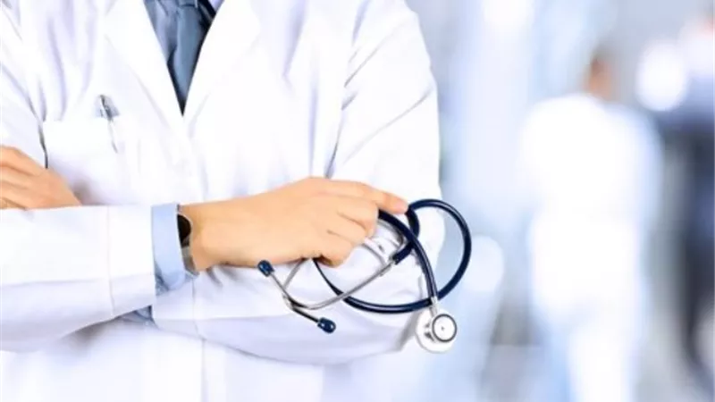 نقص الأطباء في مصر.. نائب يحذر من فجوة خطيرة ويطالب بخطة حتى 2035