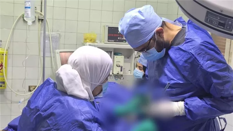 نجاح 8 تدخلات جراحية دقيقة ومتنوعة بمستشفى مطاي المركزي