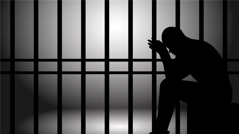حبس عاطل 4 أيام لحيازته حشيش و200 شريط مخدر ومطواة في الجيزة