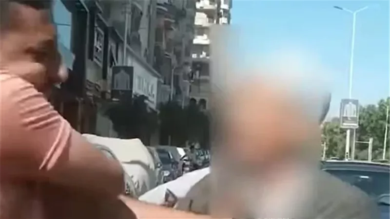 بعد موجة الاتهامات.. أهالي المراغة يكسرون الصمت ويدافعون عن المسن المتهم بالتحرش