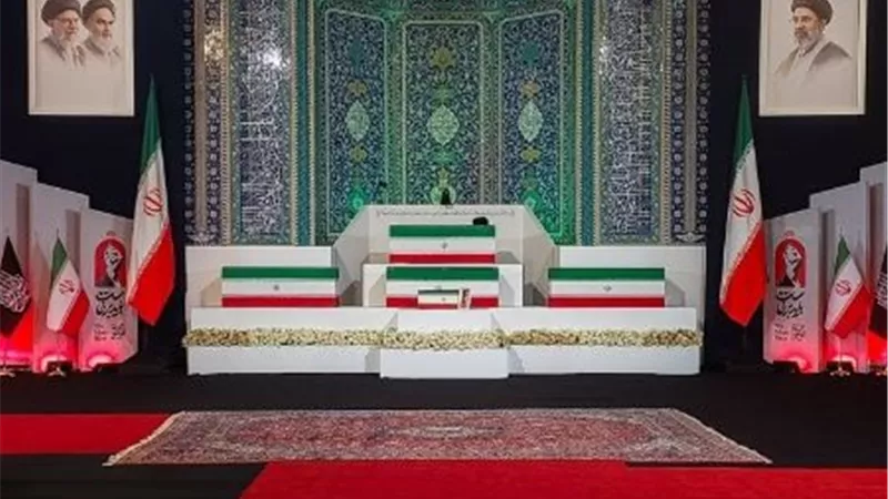 مفاجآت جنازة خامنئي.. الكشف عن هوية أصحاب النعوش الخمسة