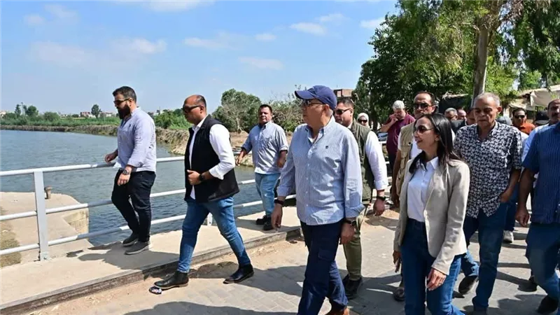 تشجير الترع ومكافأة المتميزين.. تفاصيل لقاء وزير الري ومحافظ البحيرة 