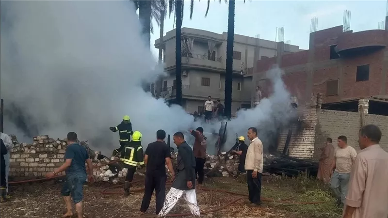 السيطرة على حريق مخلفات بجوار مصنع ملابس في شبرا الخيمة