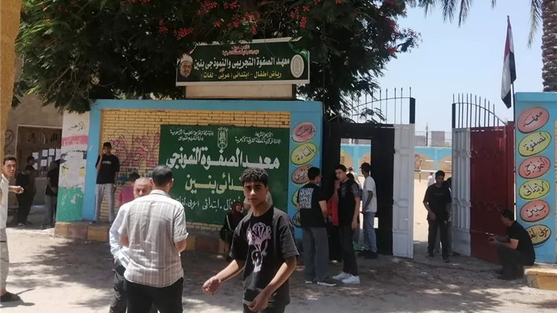 امتحان الرياضيات التطبيقية يثير الجدل بين طلاب الثانوية الأزهرية بالشرقية