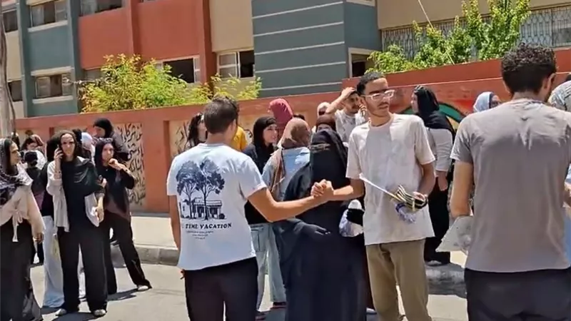 ارتياح بين طلاب الثانوية العامة بالإسماعيلية عقب أداء امتحان اللغة الإنجليزية