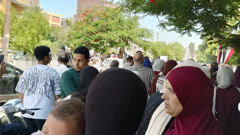 طالبات الثانوية العامة بالفيوم: الامتحان مناسب لكن بعض الأجزاء فوق مستوى الطالب المتفوق
